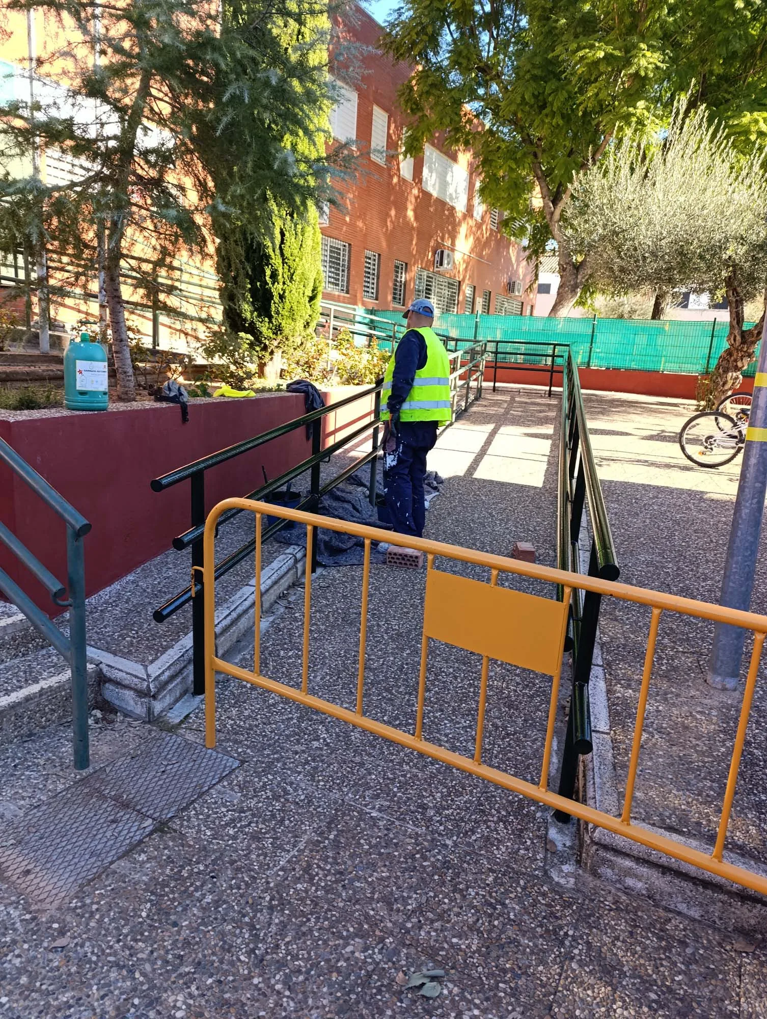 mantenimiento de pintura en colegios de Mairena del Aljarafe